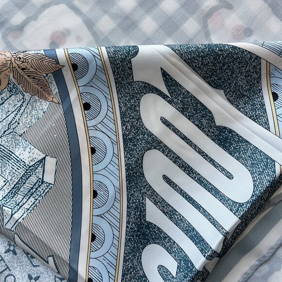 Louis Vuitton Scarf - Picture 3 of 5